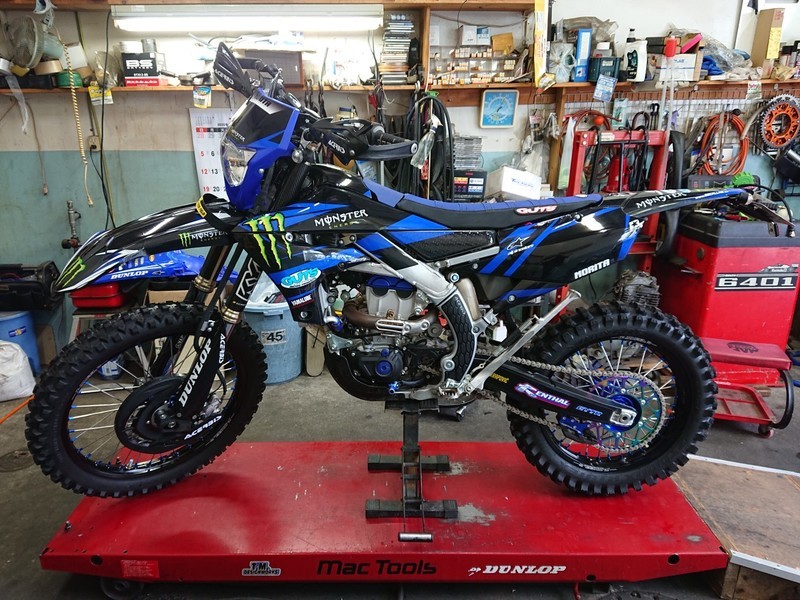 YZ250FX...ホイール組み付け: WARLOCK MOTORCYCLES BLOG